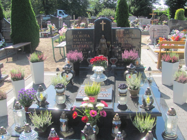 Grób Roman Piechota